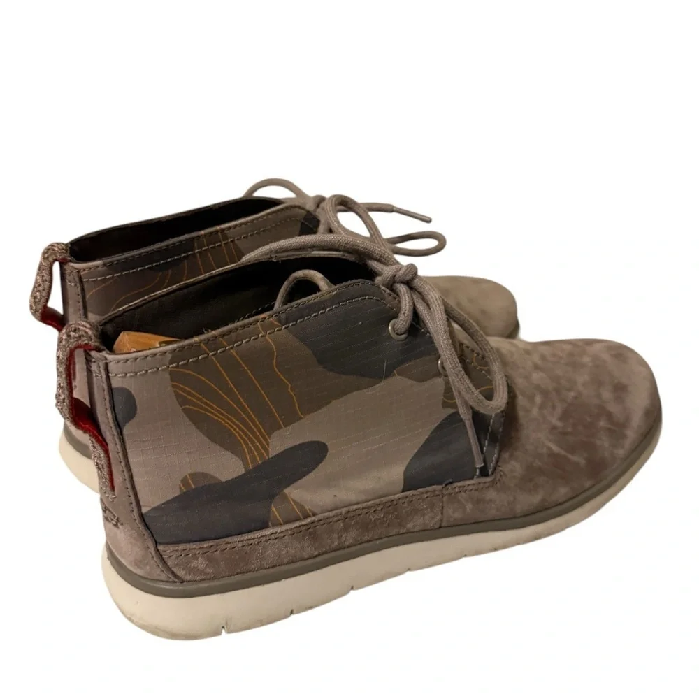UGG BRINDLE FREAMON CAMO SUEDE CHUKKA ANKLE BOOTS, MEN US
